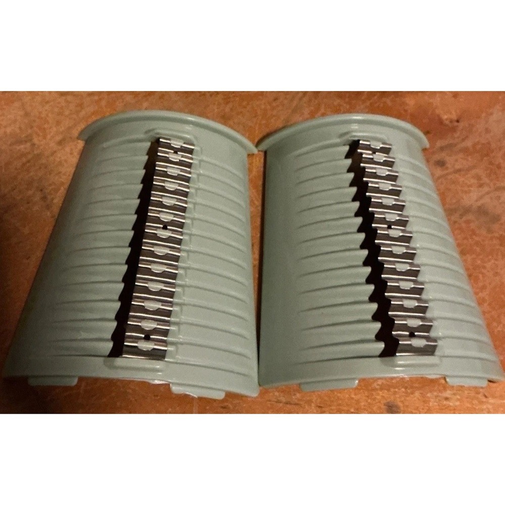 LE D'AFFAIRES Manual Rotary Veggie & Cheese Spiral Grater‎ 7pc Set Green - Picture 11 of 13
